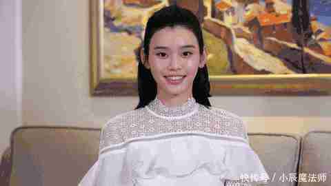 【瞧瞧】先别急着买衣服,瞧瞧今年明星团宠的“4款”单品,穿一次就上头