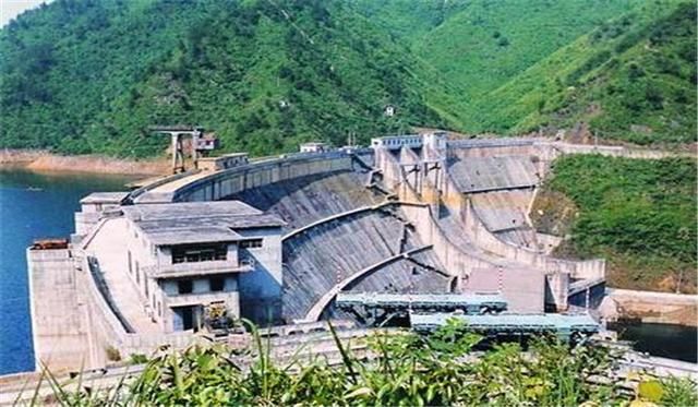 世界最大水电站即将修建完成，建造规模是三峡的两倍，在哪里