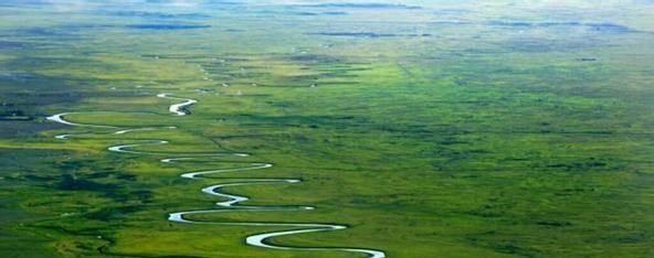 世界上最袖珍的河流,三岁小孩都能跨过去,网友下水道都比它大