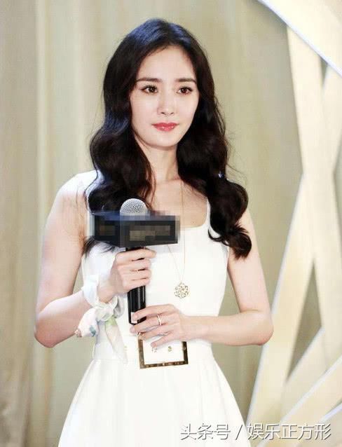 迪丽热巴新剧逆袭老板杨幂？网友：“穿搭我还是服杨幂”