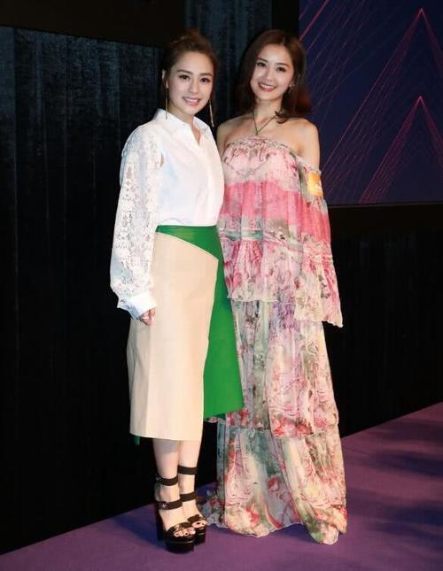 不是谁都有李宇春的那样的大长腿,“五五开”身材如何搭配变腿精!