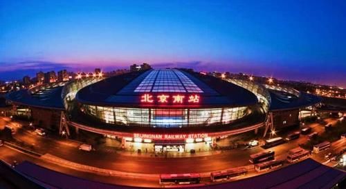  [经济意义]我国三大超级干线高铁，经过16个万亿俱乐部城市，连