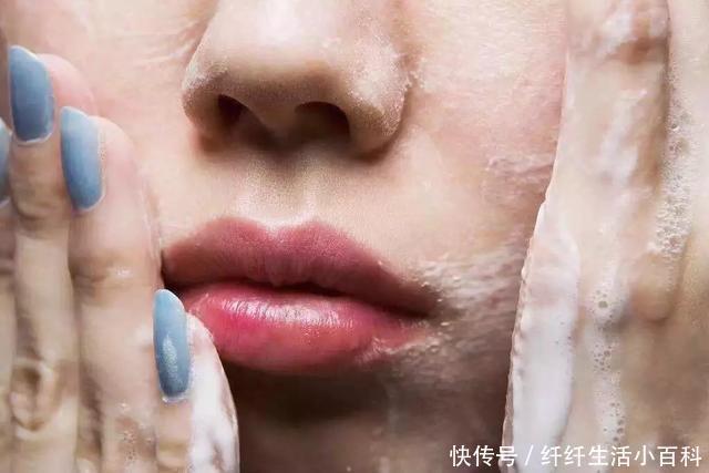  家里：18水龄：宅在家里太无聊？别浪费了美白护肤黄金时间