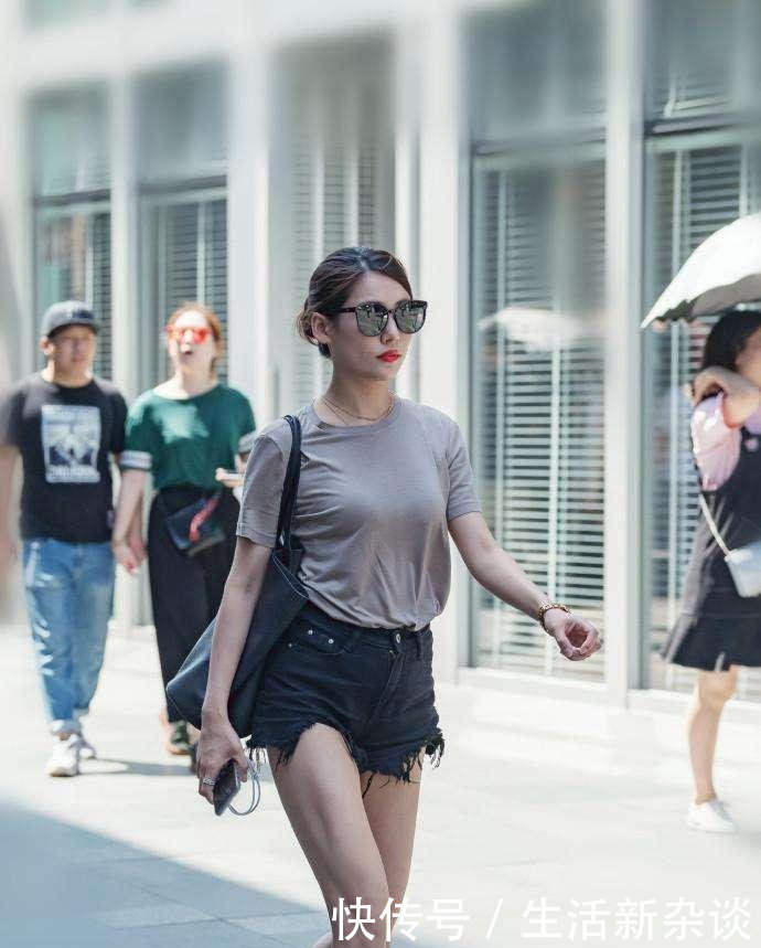 素人街拍 四位女神风格各异, 哪一位更能打动你的心