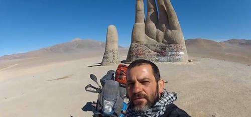 最荒凉的“五指山”雕塑,距今不到30年,被游客写满到此一游!