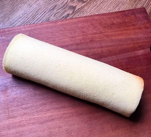 「蛋糕」都说草莓是为甜品而生,那就做个草莓蛋糕卷留住这份甜蜜的回忆