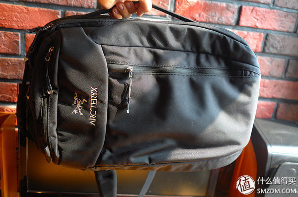 《全天候》 篇一:始祖鸟户外服饰怎么选?一篇看完Essentials全天