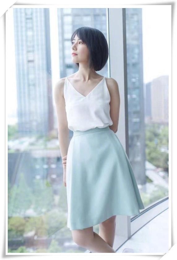 没有高圆圆的颜值真别剪短发了，像韩雪一样老成大妈就很尴尬了!