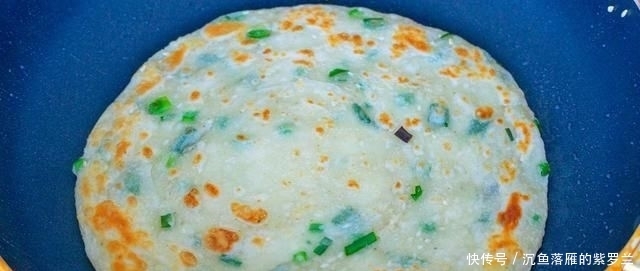 「柔软」葱花饼这样做,不需要烫面照样柔软,1分钟出锅,放凉也不发硬!