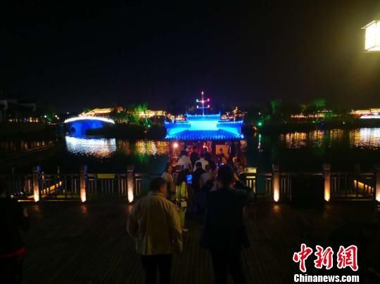 海外华文媒体为阅海湾商务区“点赞”