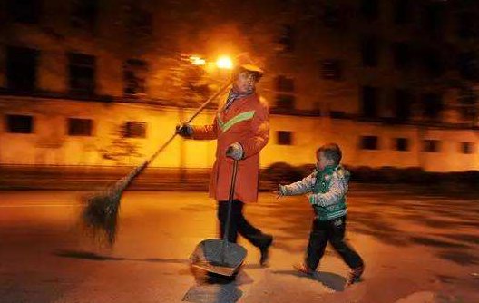  #24小时#凌晨三点的中国你见过吗？老外感叹：难怪中国发展这么