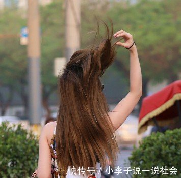 路人街拍图1清纯，图2女人味十足，图3灵动性感