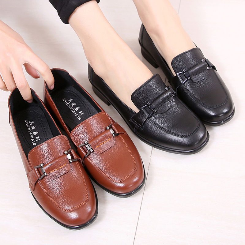 9月刚上新妈妈鞋，甩高跟鞋九条街，60岁妈妈穿上，防滑又养脚