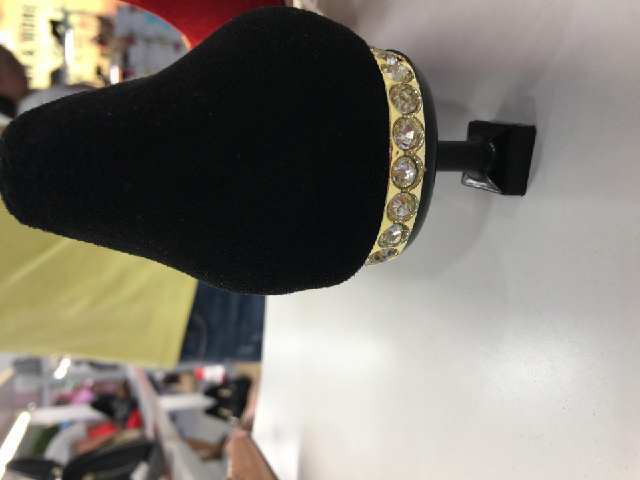 高跟鞋的跟现在都做成这样了，看来我真的是outo啦