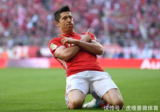 世界杯帅哥云集,莱万输球获妻子安慰,谁是你心