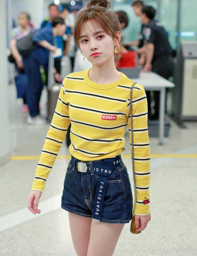 鞠婧祎不愧是“四千年美女”！身穿这纺纱裙的她就像“仙女下凡”