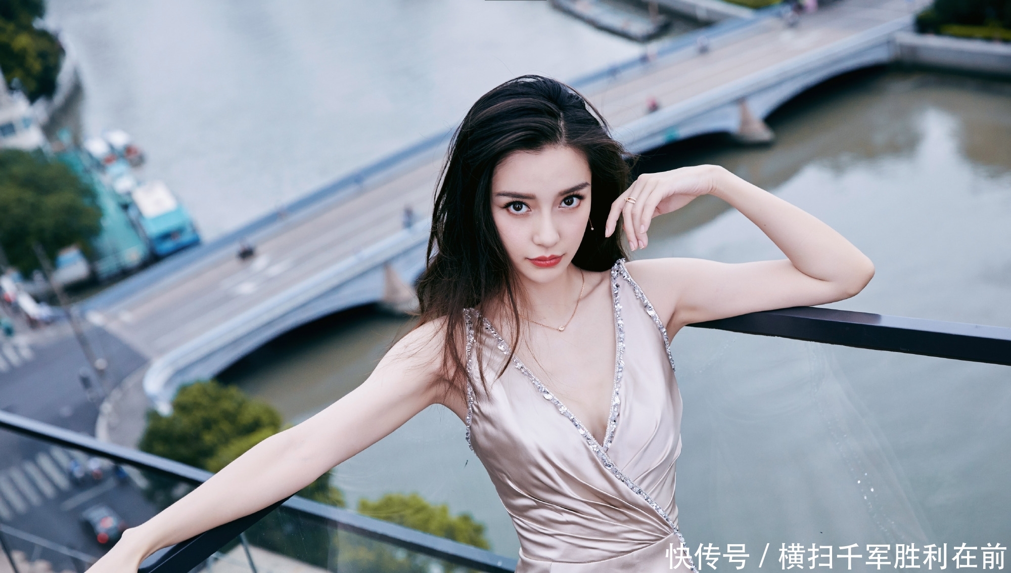  [抗糖]让身体快速变白的秘密武器，对年轻女孩来说，补水抗糖才是关键！