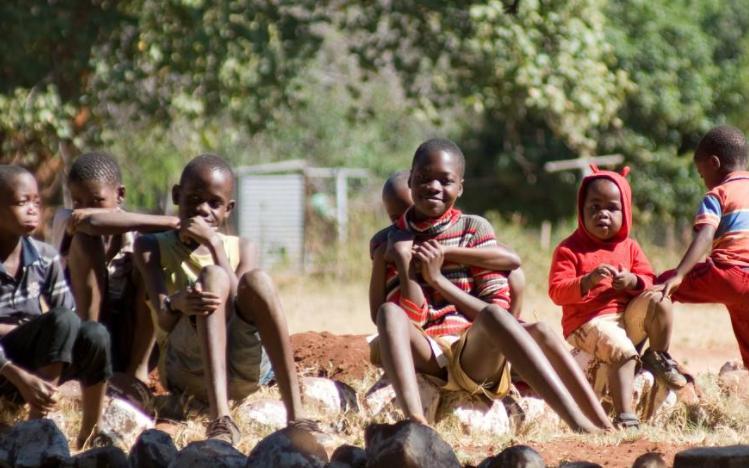 世界上最穷的国家，人均收入0.1美元，100元人民币在这里成土豪