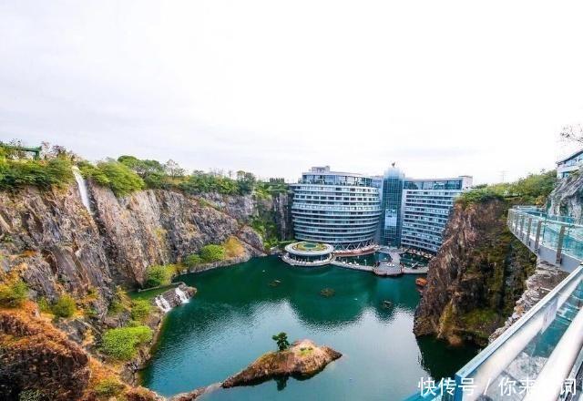  「成就」日本挖坑, 中国人用20亿填, 如今成就世界之最, 日本人