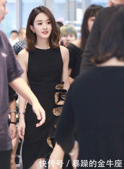 赵丽颖身材简直了，这么紧的裙子都塞得进去，一般人都穿不进去