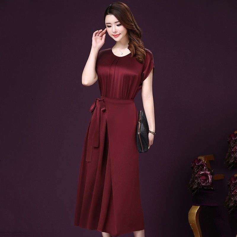 人美，不用刻意打扮，多穿这些秋款优雅雪纺连衣裙，上身大方舒适