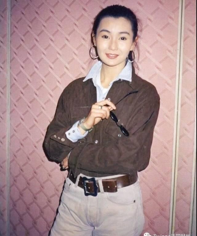  『垫肩』学会这几招，也能拥有港式风情？