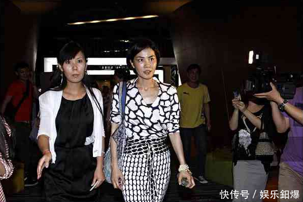 张柏芝穿黑白裙，再看看王菲的，网友：这差距也太大了吧