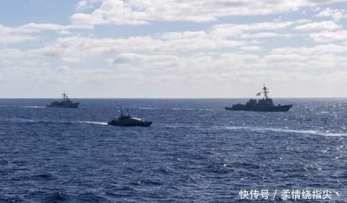  #美舰#美舰穿越海峡遭攻击，伊朗阵营果断开火，导弹击落护航战机
