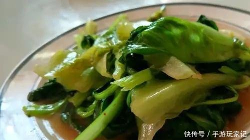 『全家』秋天这两样菜一起炒,成本不到一块钱,常吃美容护肤,全家都爱吃