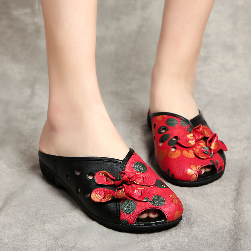 女人50+别穿高跟鞋，多穿软底妈妈鞋，时尚舒适不累脚