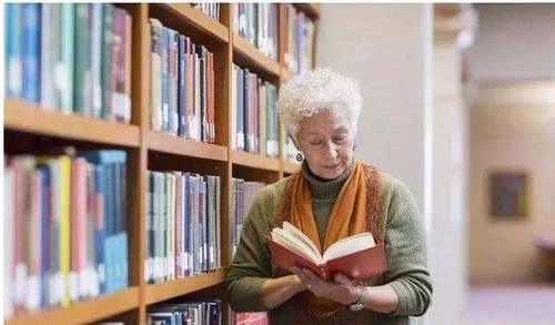 这些退休人员补50%退休金 互相转告！