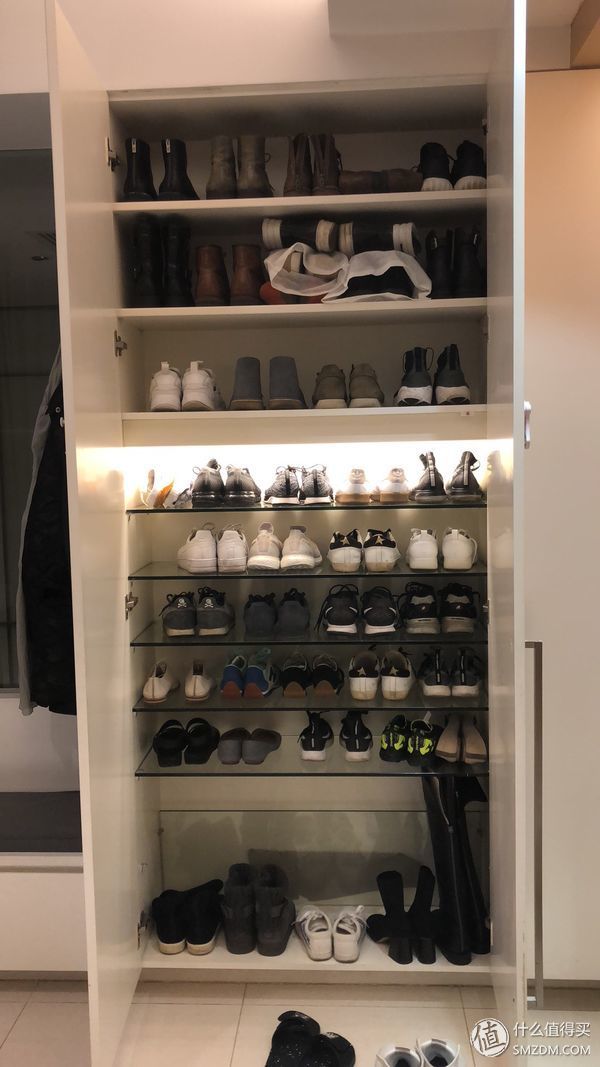 我和我的37双鞋 篇一:我想讲讲我的37双鞋之一:JUMBO，我和老妈撞