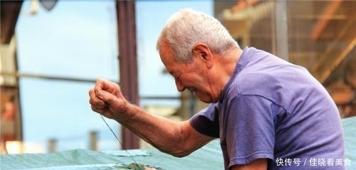 中国老人退休跳广场舞，欧美国家老人为何没有？他们退休后做什么