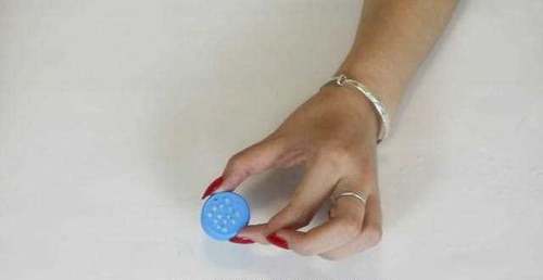 废旧塑料瓶随手就扔?教你几招,变成生活小帮手