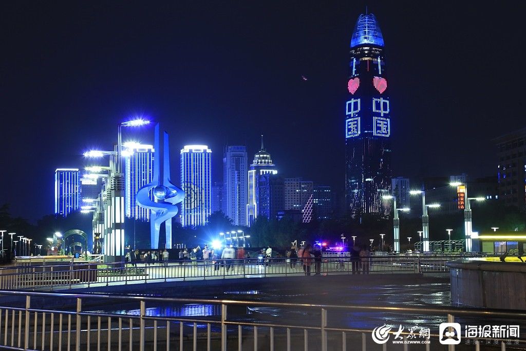 『济南』济南地标建筑亮灯 致敬护士队伍携手战疫情