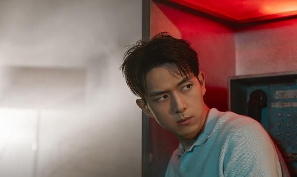 『拒绝』李现拒绝和吴宣仪合作拍戏,嫌弃吴宣仪演技差,因为她不是专业演员