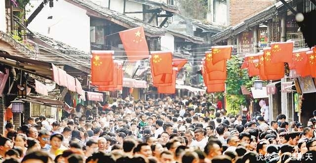 重庆有多宠游客?重庆市民:三条短信让我错峰出门