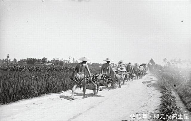  #民国时期#民国时期的四川成都平原，普通人生活困难，出行不方
