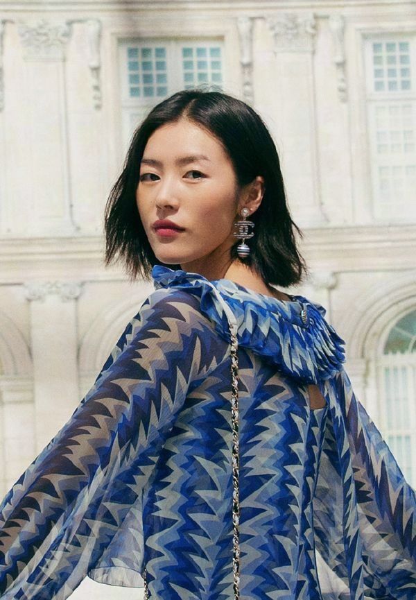 惊艳| 刘雯剪了短发又美又攻?但她的这个地方却一直没变...