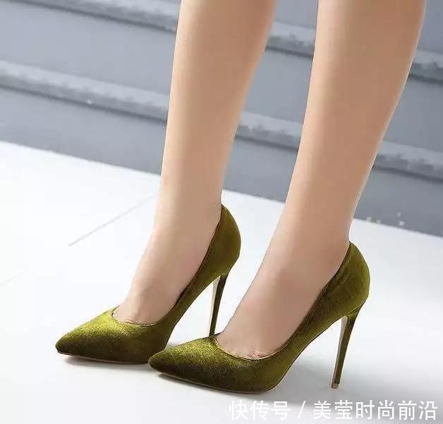 充满魅力的高跟鞋，女人变性感法宝，我们可以不吃饭但是不能不性