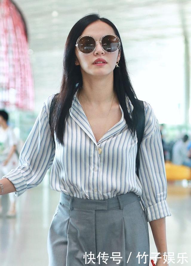 姚晨现身机场，穿条纹衫搭大粗裤子，网友：颜值高才敢这样穿！