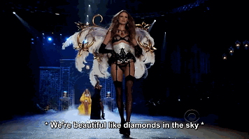 vs秀上的惊艳瞬间，小南瓜的小女巫，她的惊世一脱还记得吗