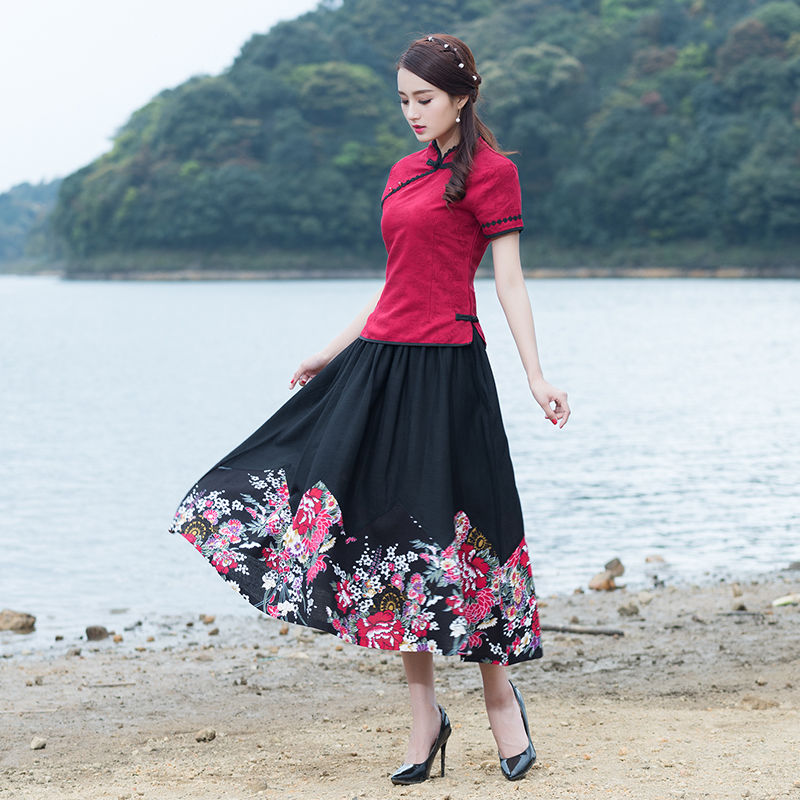 姐姐都45岁了就喜欢穿这样的小上衣，真别说，显得超年轻好美