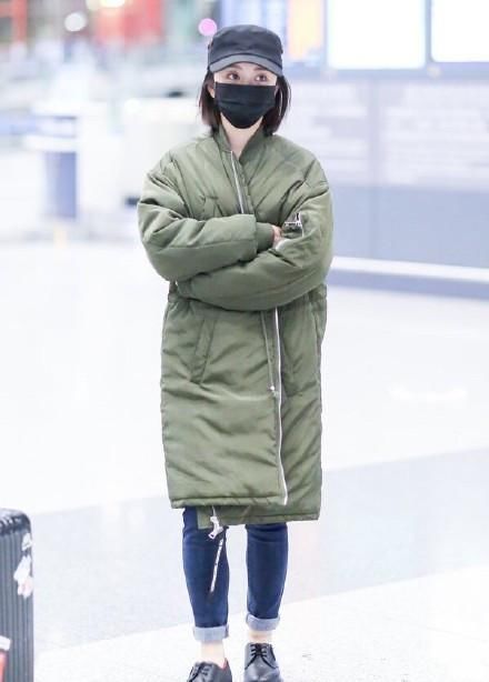 谭松韵上身裹成熊，下身露脚踝怪不得网友们:你这时尚，我不懂啊