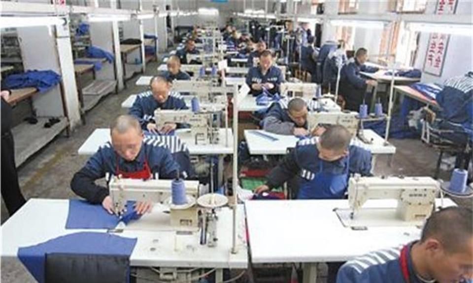  [force]监狱里“管吃管住”，犯人在里面一待10多年，日常生活都