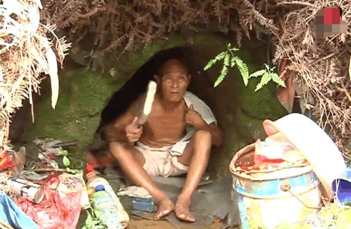 男子隐居洞穴25年 山洞冬暖夏凉 我特别爱干净 很少生病