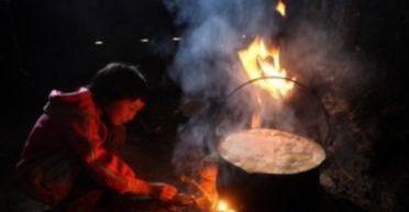 专家：建议禁止农民烧柴火做饭，老农：这是站着说话不腰疼