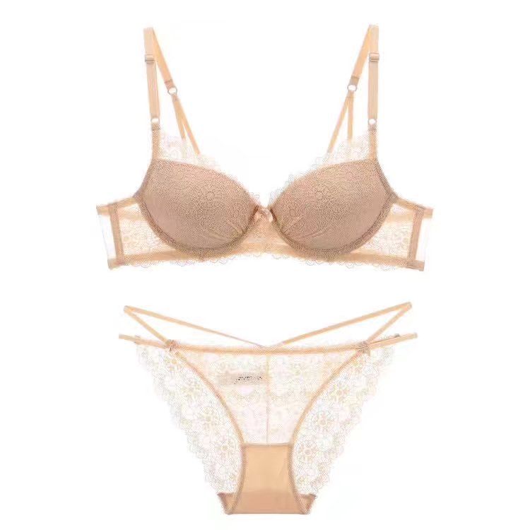 看看吧!三亚的女人都不戴比基尼了，时下流行这些更时髦性感