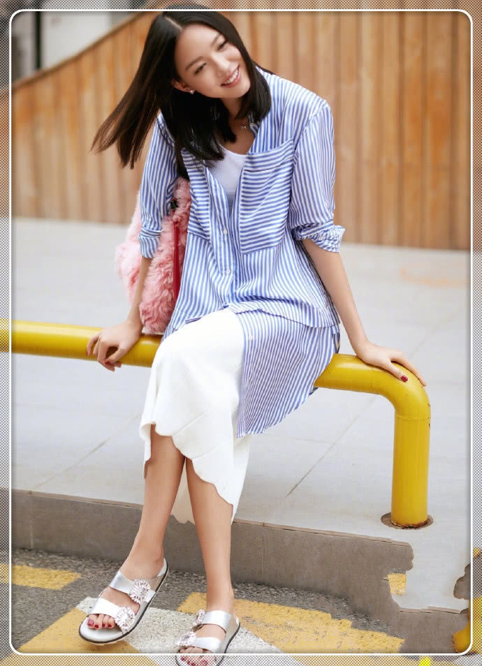 182张梓琳不愧是世界小姐，长裤都能穿成九分裤，大长腿太惊艳