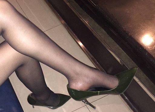 小小尖尖头，带来舒适惬意的高跟，个性而不张扬